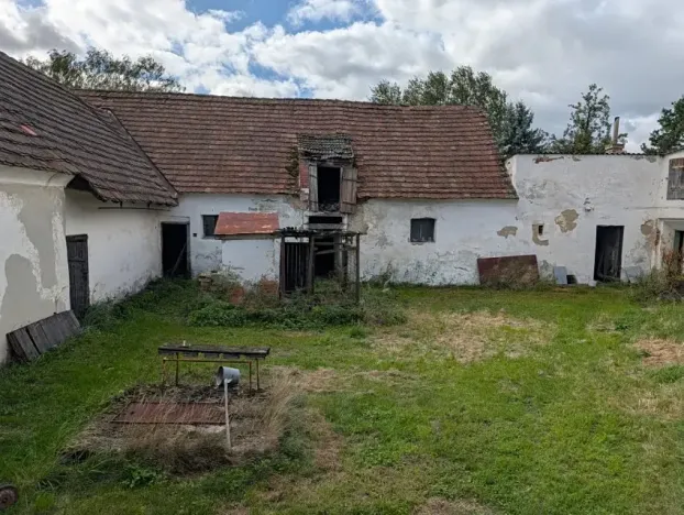 Prodej rodinného domu, Skály, 380 m2
