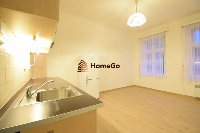 Pronájem bytu 2+kk, Praha - Vršovice, Sevastopolská, 40 m2