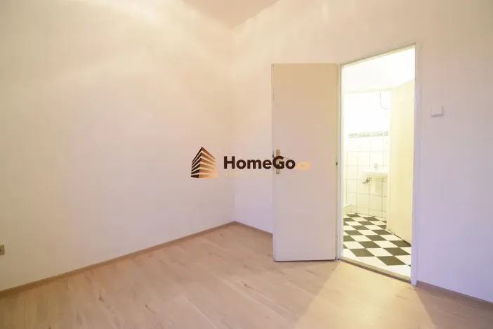 Pronájem bytu 2+kk, Praha - Vršovice, Sevastopolská, 40 m2