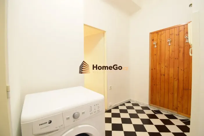 Pronájem bytu 2+kk, Praha - Vršovice, Sevastopolská, 40 m2