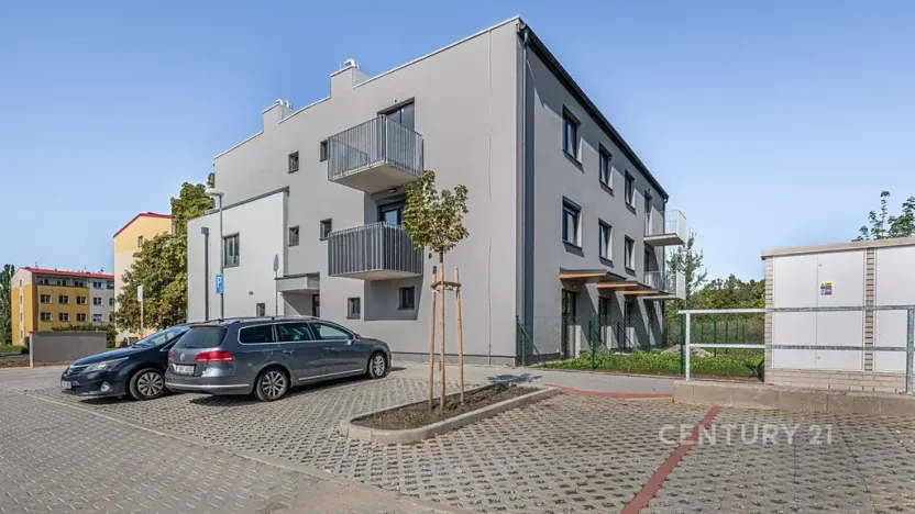 Pronájem bytu 1+kk, Milovice, 29 m2