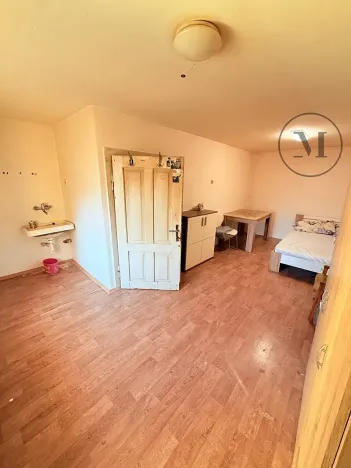 Pronájem výrobních prostor, Netolice, Mírové Náměstí, 500 m2