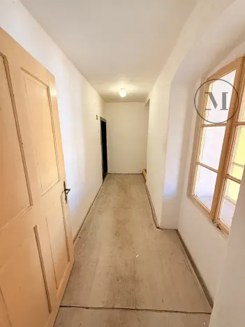 Pronájem výrobních prostor, Netolice, Mírové Náměstí, 500 m2