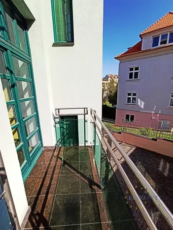 Pronájem bytu 1+kk, Praha - Podolí, Pravá, 35 m2