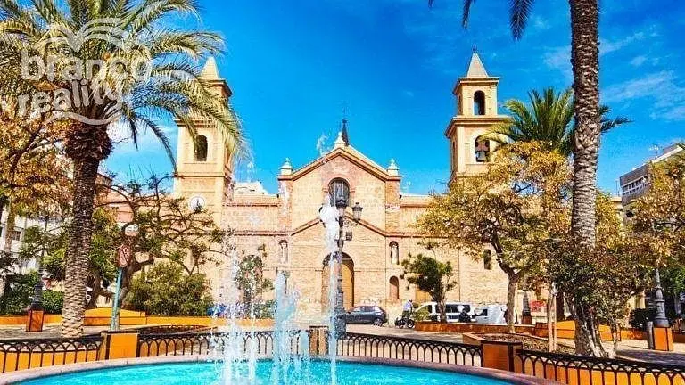 Prodej bytu 4+kk, Torrevieja, Alicante, Španělsko, 96 m2