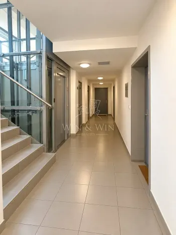 Prodej bytu 2+kk, Jince, Zborovská, 56 m2