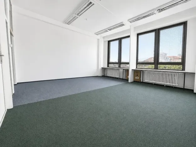Pronájem obchodního prostoru, Brno, Šujanovo náměstí, 95 m2
