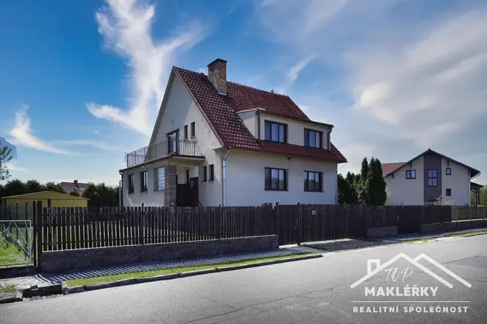 Prodej rodinného domu, Bělušice, 200 m2
