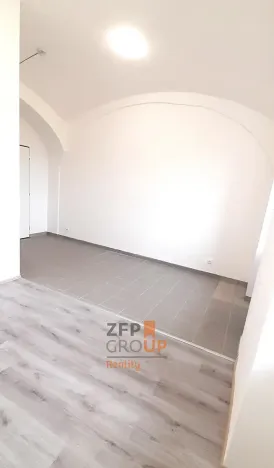 Pronájem kanceláře, Praha - Zbraslav, K Radotínu, 19 m2
