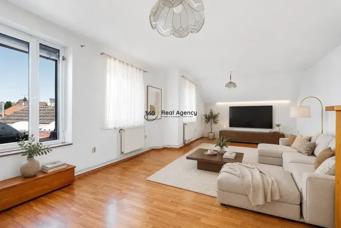 Prodej obchodního prostoru, Kamenice nad Lipou, Masarykova, 390 m2
