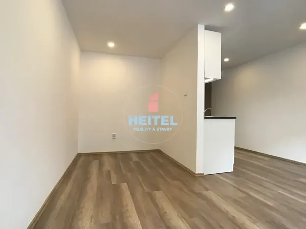 Pronájem bytu 1+kk, Olomouc, Zeyerova, 36 m2