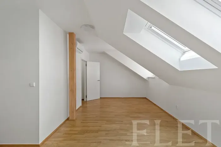 Pronájem bytu 1+kk, Praha - Nusle, Slavojova, 34 m2