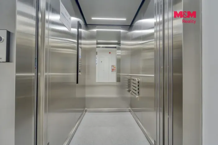Prodej bytu 1+kk, Praha - Prosek, Čakovická, 27 m2