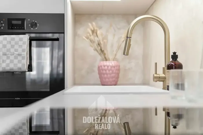 Prodej bytu 1+kk, Praha - Strašnice, Kralická, 25 m2