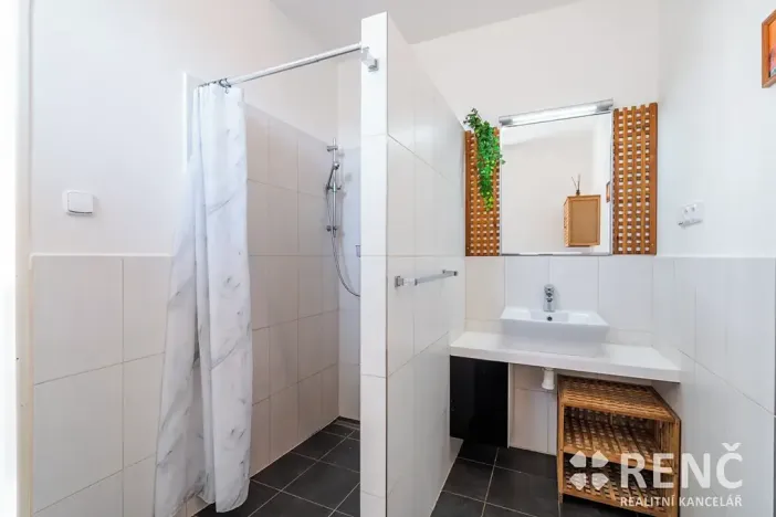 Pronájem bytu 1+1, Drnovice, 52 m2