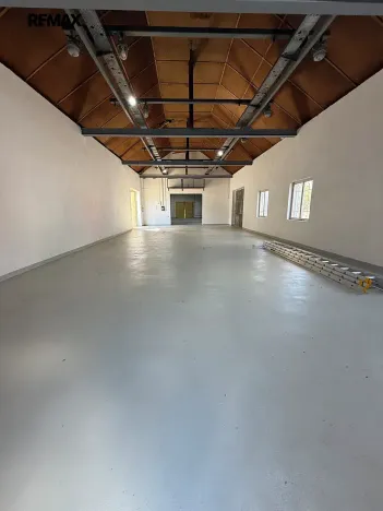Pronájem skladu, Veleň, K Cihelně, 1 m2
