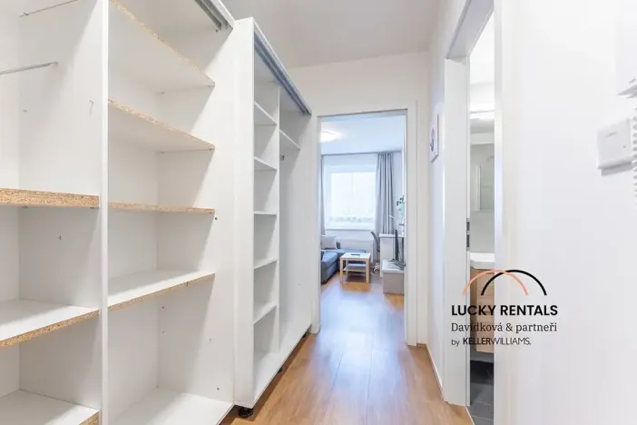 Pronájem bytu 2+kk, Praha - Chodov, Líbalova, 47 m2