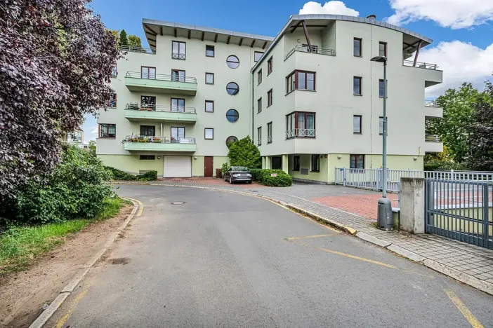 Pronájem bytu 3+1, Praha, Na hřebenech I, 112 m2