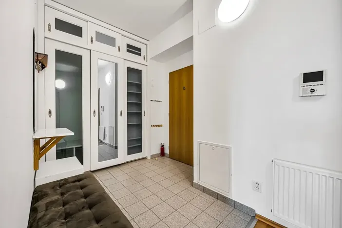 Pronájem bytu 3+1, Praha, Na hřebenech I, 112 m2