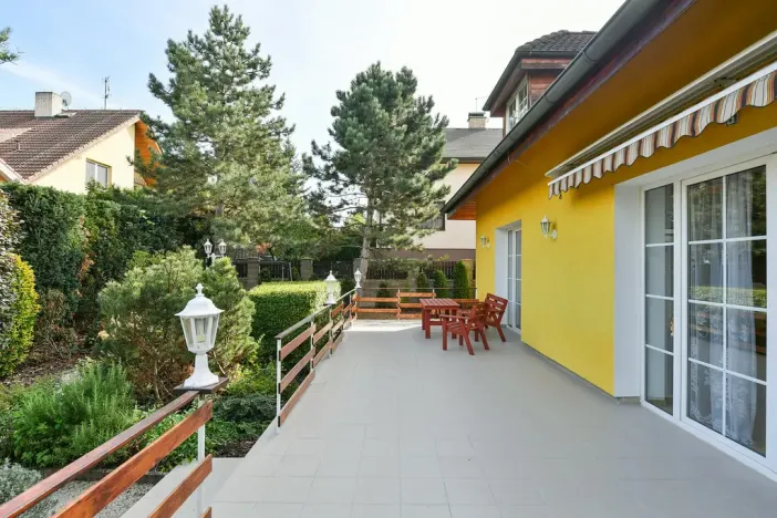 Pronájem rodinného domu, Praha - Štěrboholy, K valu, 220 m2