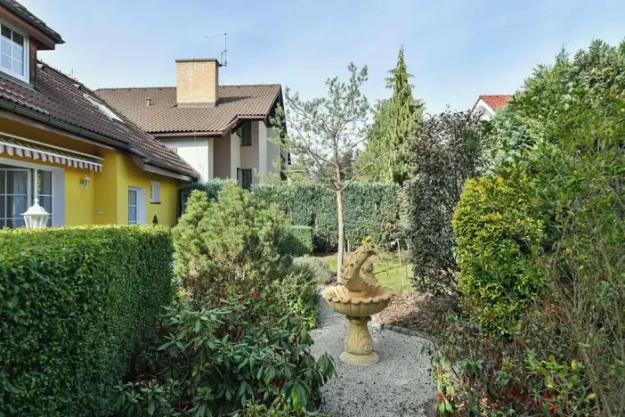 Pronájem rodinného domu, Praha - Štěrboholy, K valu, 220 m2