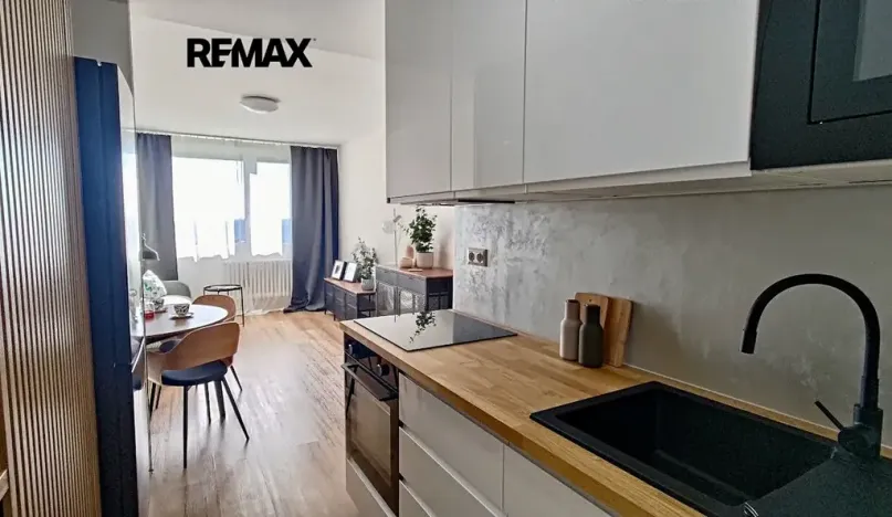 Pronájem bytu 2+kk, Praha - Kamýk, Pšenčíkova, 43 m2
