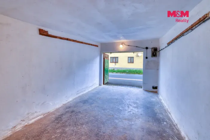 Pronájem garáže, Dobřany, 20 m2