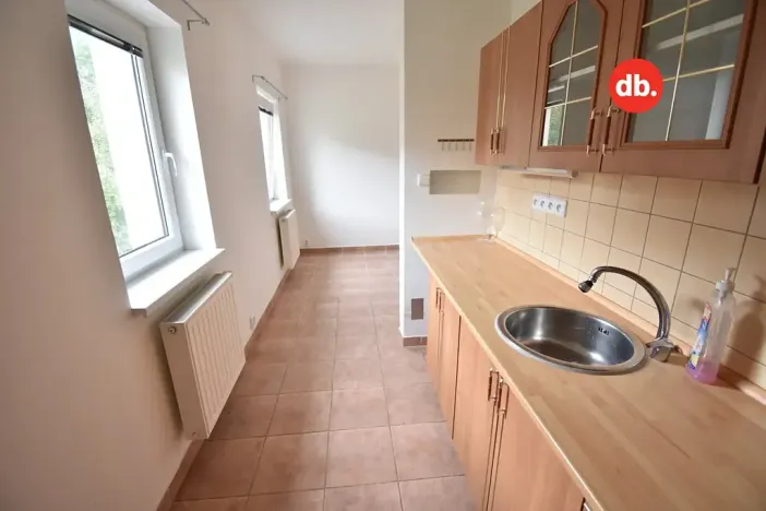Pronájem bytu 2+1, Karlovy Vary, Modenská, 56 m2
