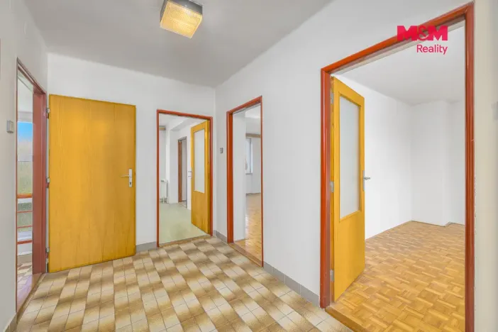 Prodej rodinného domu, Chvaletice, Budovatelů, 150 m2