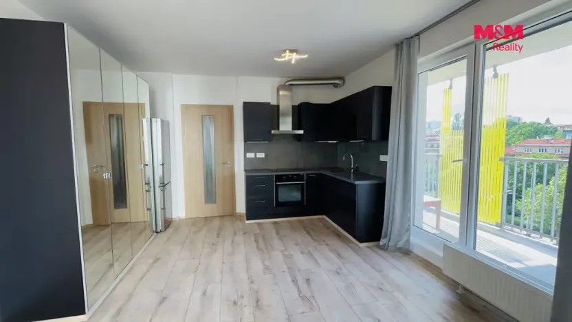 Pronájem bytu 1+kk, Praha, Počernická, 42 m2