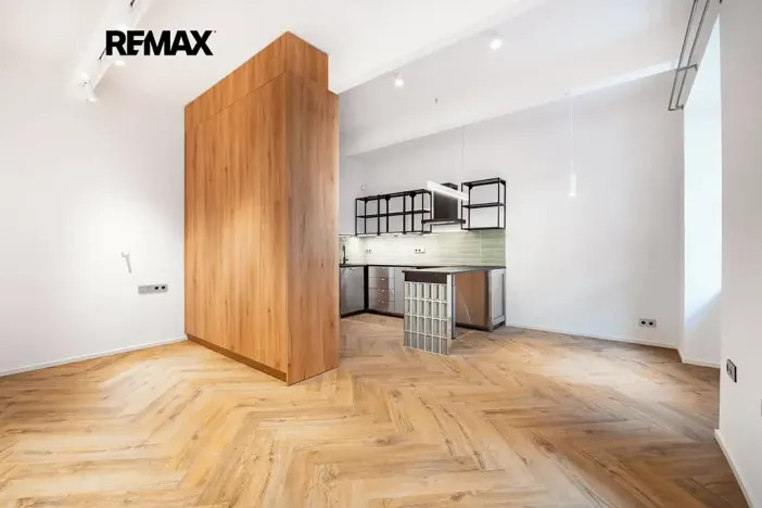 Pronájem bytu 1+kk, Praha - Vršovice, Holandská, 45 m2