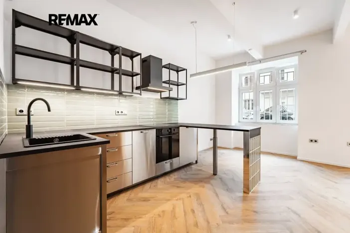 Pronájem bytu 1+kk, Praha - Vršovice, Holandská, 45 m2