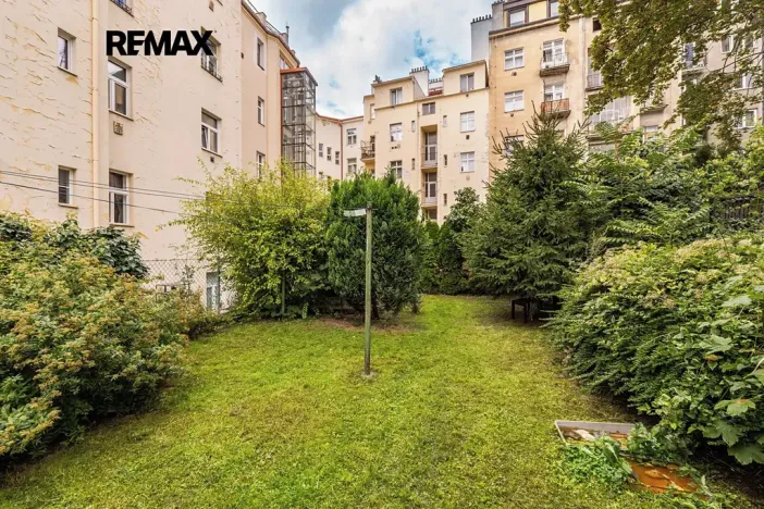 Pronájem bytu 1+kk, Praha - Vršovice, Holandská, 45 m2