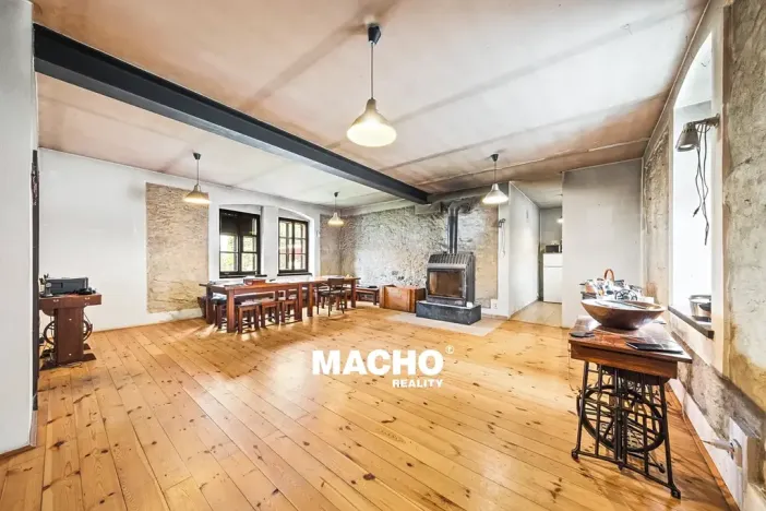 Prodej zemědělské usedlosti, Žďár, 181 m2