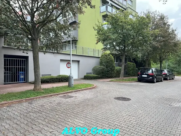 Pronájem garážového stání, Praha - Troja, K Haltýři, 14 m2
