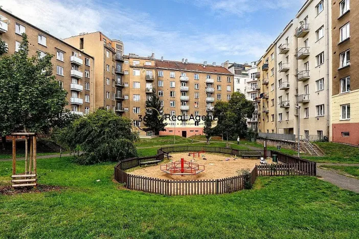 Prodej bytu 2+1, Praha - Libeň, Na Rokytce, 62 m2