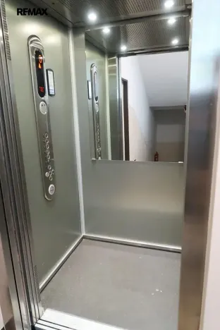 Pronájem bytu 2+1, Praha - Podolí, Podolská, 67 m2