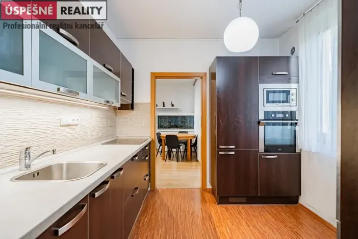Prodej bytu 3+1, Praha - Hlubočepy, Högerova, 84 m2