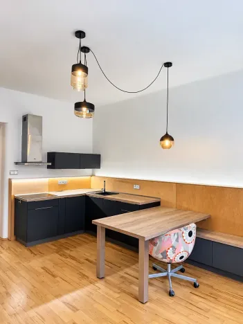 Pronájem bytu 2+kk, Praha - Žižkov, Křišťanova, 58 m2