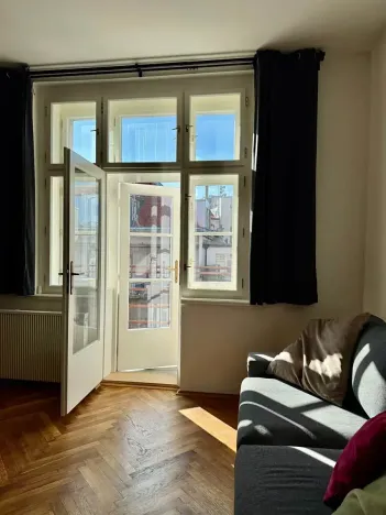 Pronájem bytu 1+kk, Praha - Nové Město, Na výtoni, 36 m2