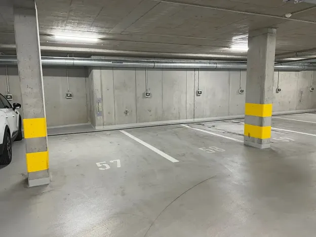 Pronájem garážového stání, Brno, Lidická, 13 m2