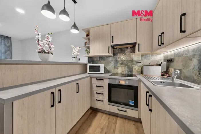 Prodej bytu 1+kk, Třeboň - Třeboň II, Táboritská, 30 m2