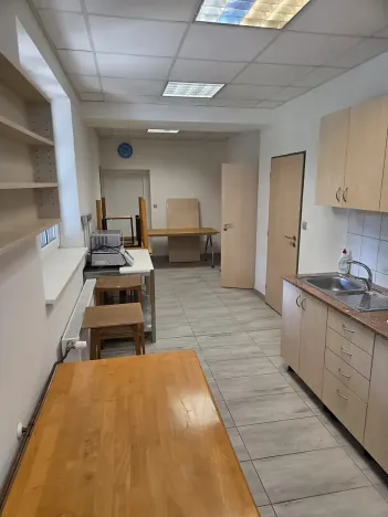 Pronájem výrobních prostor, Náměšť nad Oslavou, Masarykovo nám., 380 m2