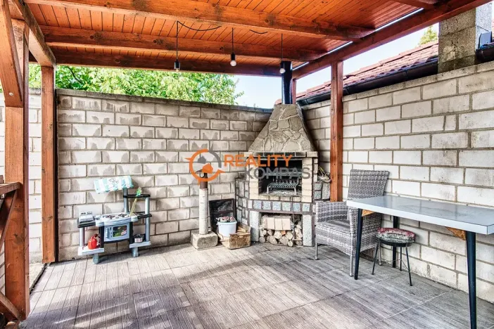 Prodej rodinného domu, Hovorany, 220 m2