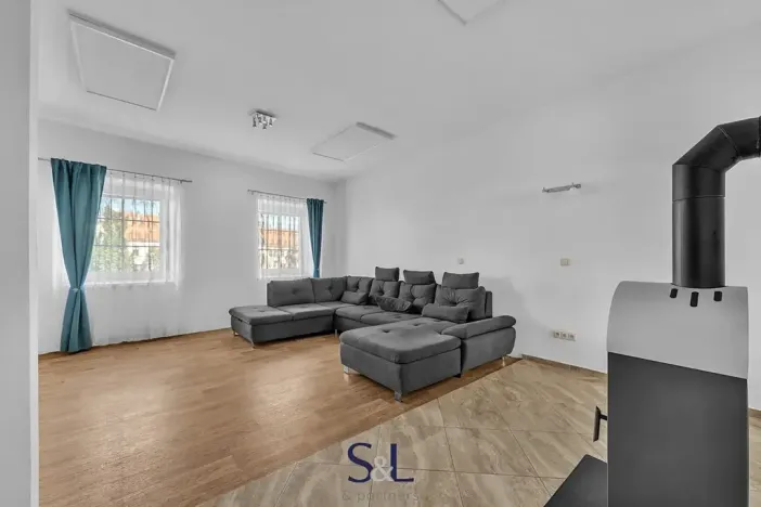Prodej rodinného domu, Doksy, náměstí Republiky, 470 m2