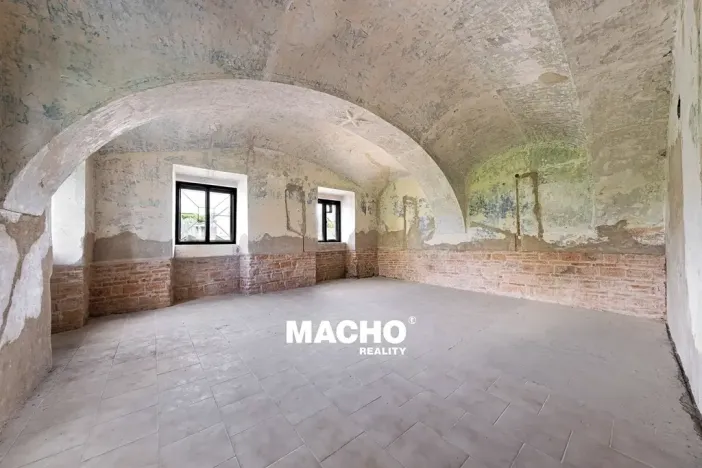 Prodej obchodního prostoru, Řitka, Na návsi, 286 m2