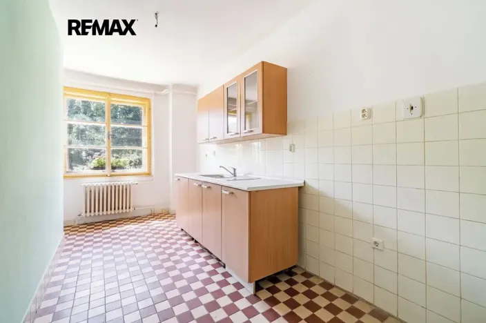 Prodej vícegeneračního domu, Praha - Pitkovice, Žampiónová, 200 m2
