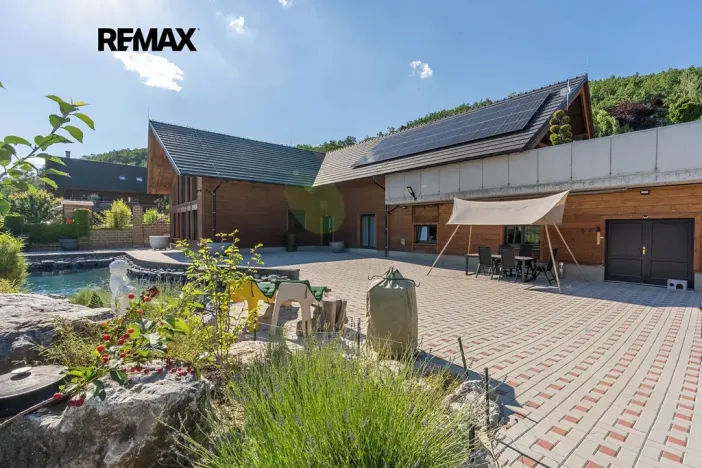 Prodej vily, Králův Dvůr, Pod Lesem, 486 m2