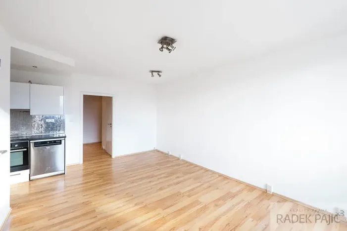 Pronájem bytu 1+1, Praha - Háje, Kosmická, 48 m2