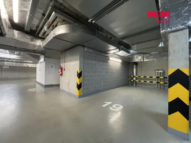 Pronájem garážového stání, Praha, Šífařská, 14 m2